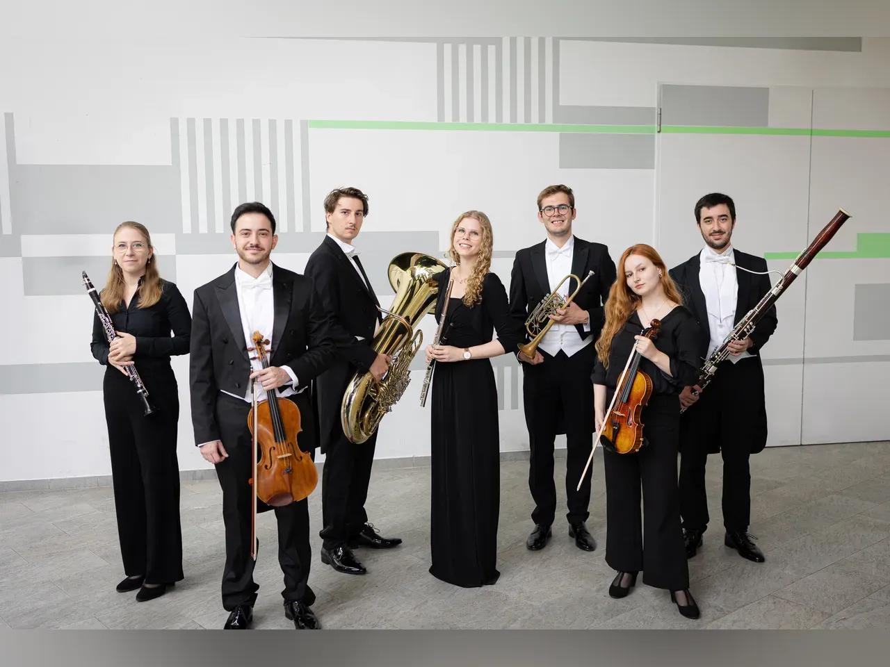 Gruppenbild der Akademist*innen der Dualen Orchesterakademie Thüringen