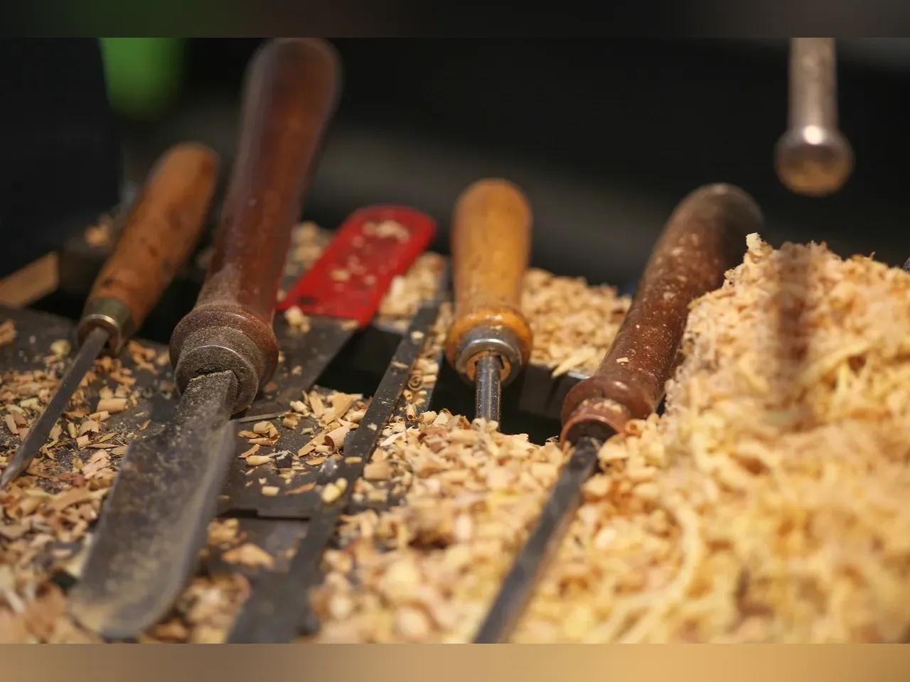 carving-tools-5284136_1920-jpg