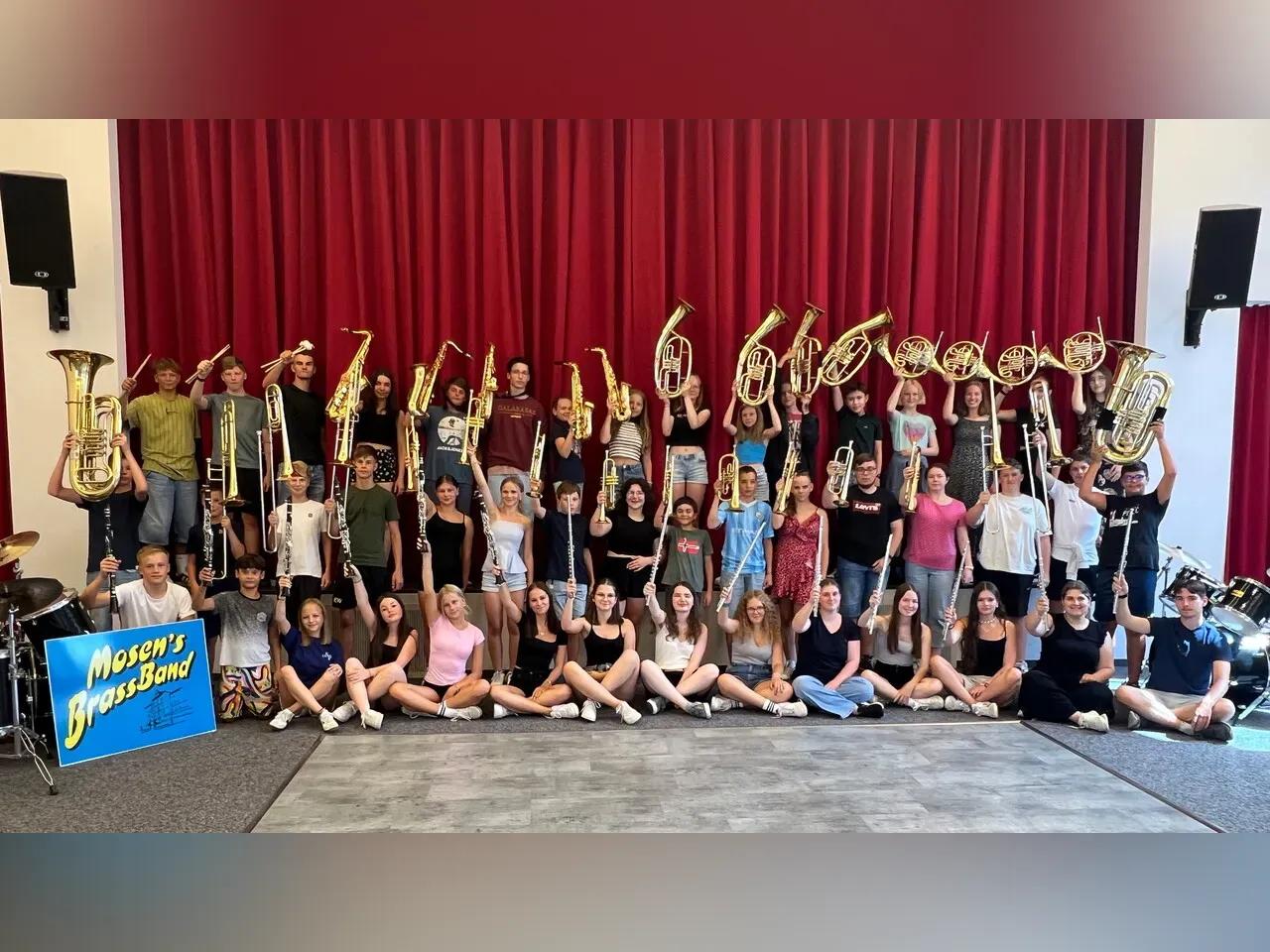 Mosen's Brass Band: Happy, Happy Mosen Tunes