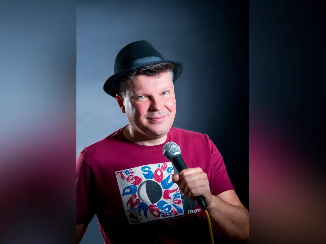 Klaus Heißenberger mit Mikrofon in der Hand