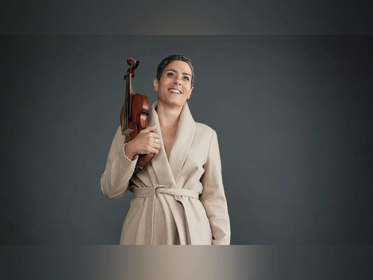 Portrait von Solistin Leila Schayegh