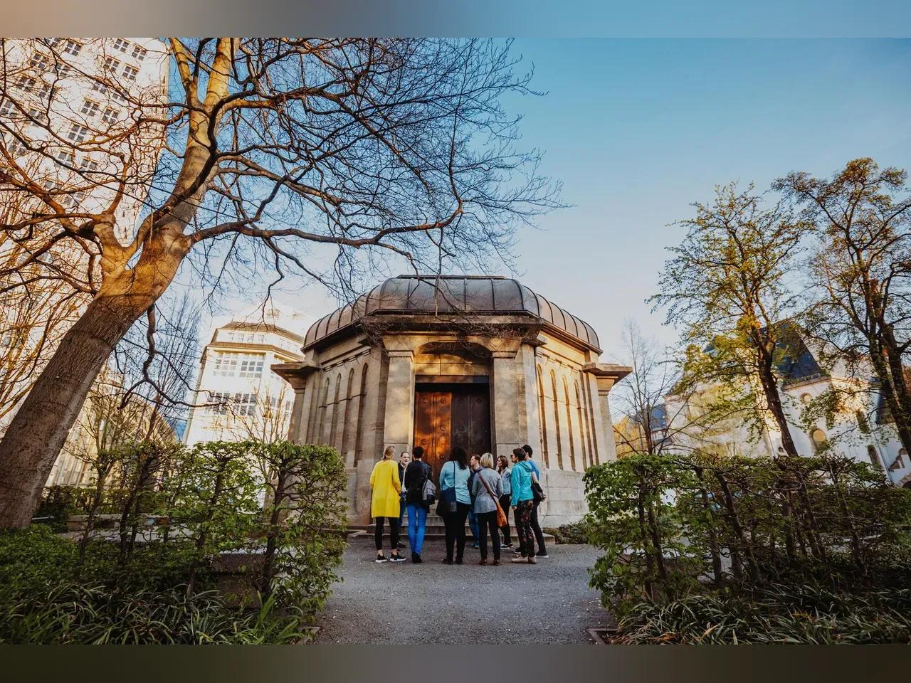 Führung am Abbe-Tempel<br>